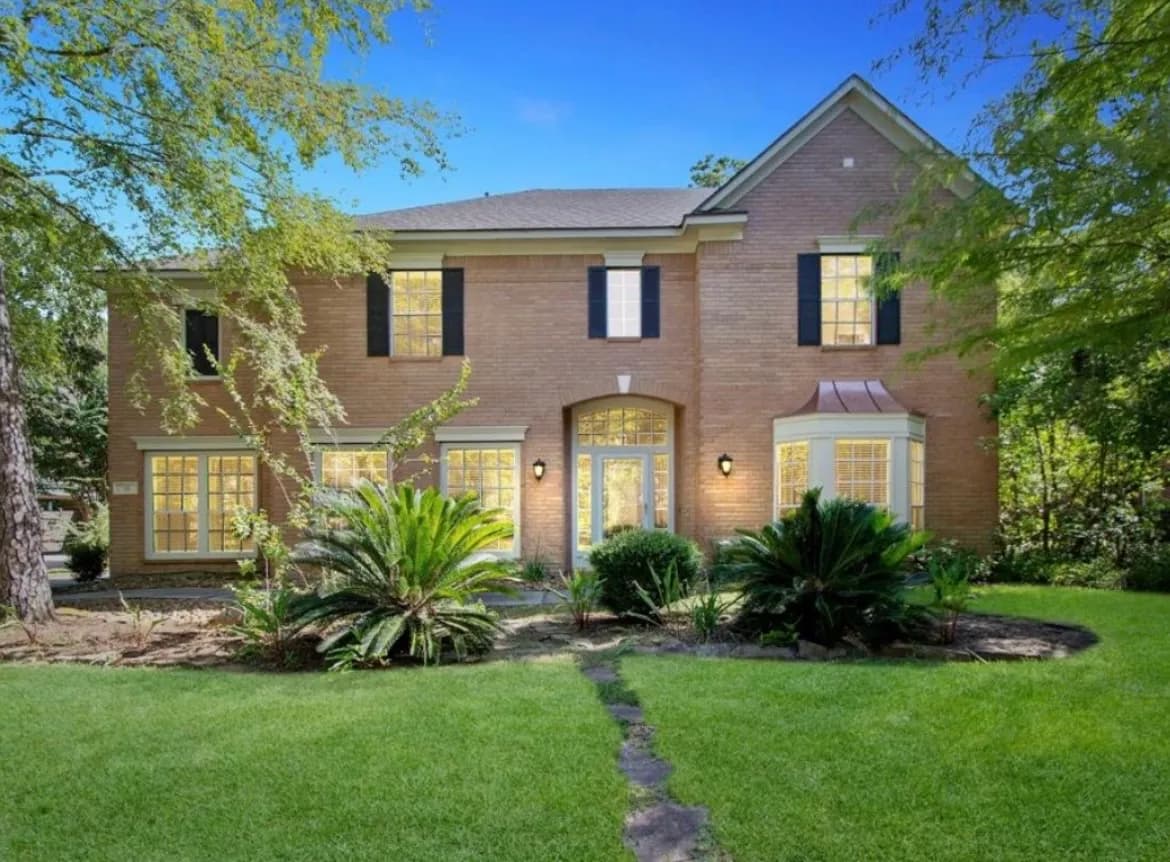 15 Gallant Oak Place, The Woodlands, TX – sold home, front elevation