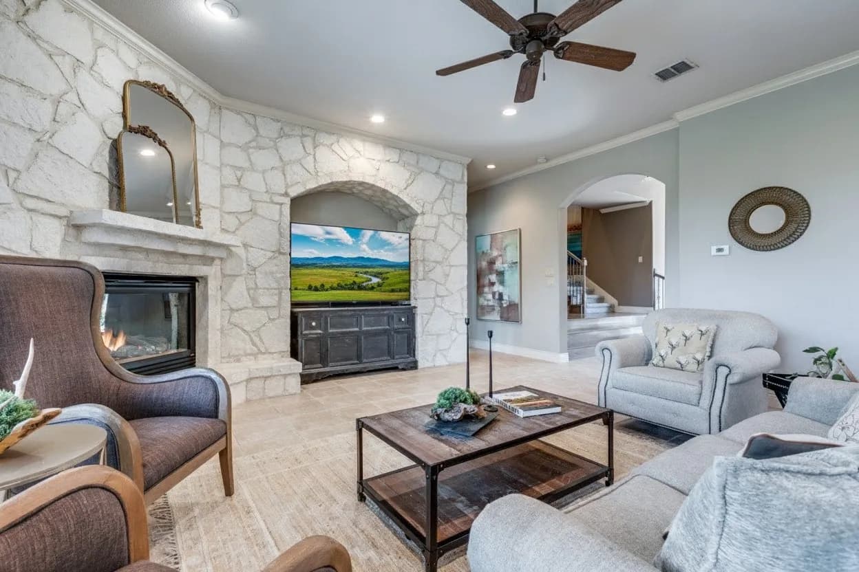 915 Campanile, San Antonio, TX – sold home, living room