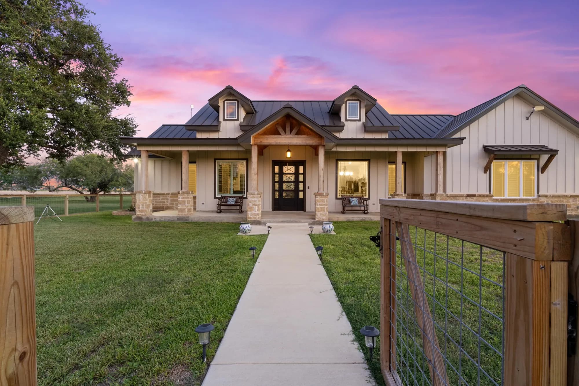 976 County Road 7718, Devine, TX – sold home, front walkway